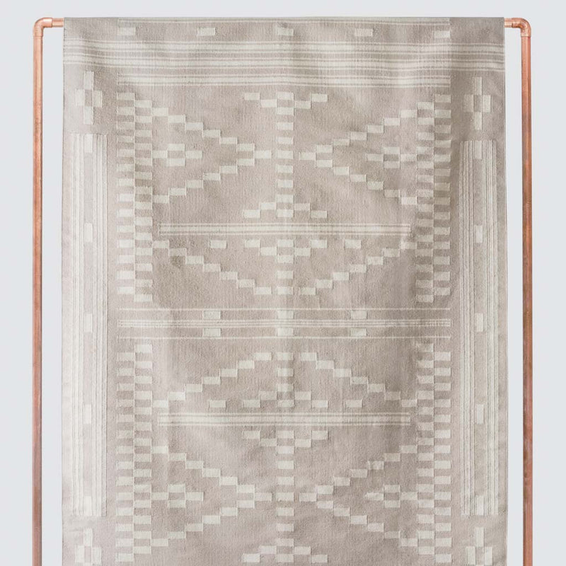Sustainable woven patterned rug, flax