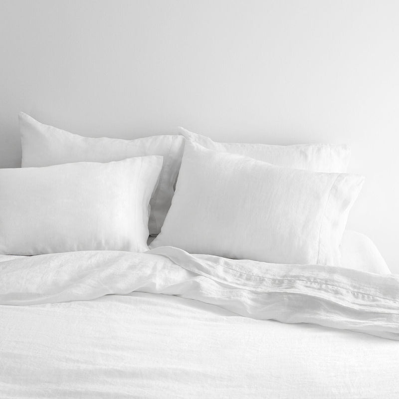 Stonewashed Linen Bed Set in White, white