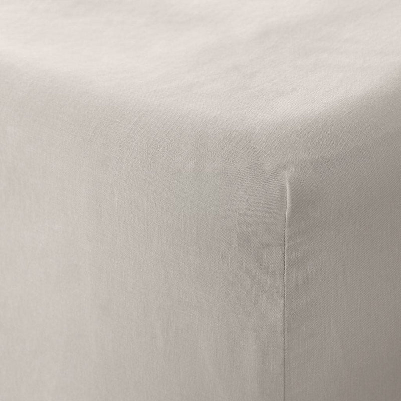 Detail of fitted sheet corner, solid-sand