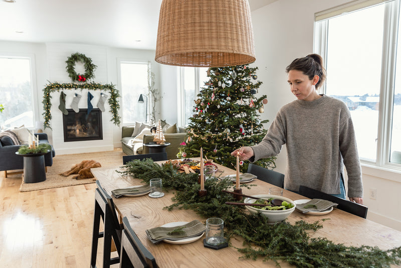 How to Style Your Holiday Table image