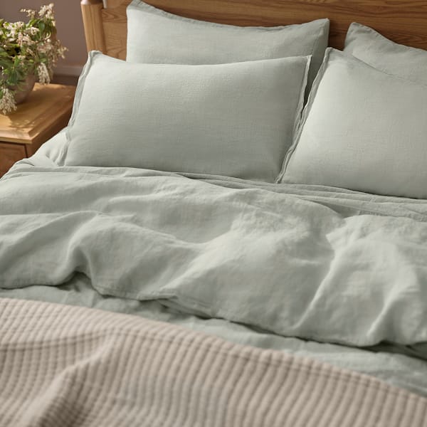 stonewashed linen bedding