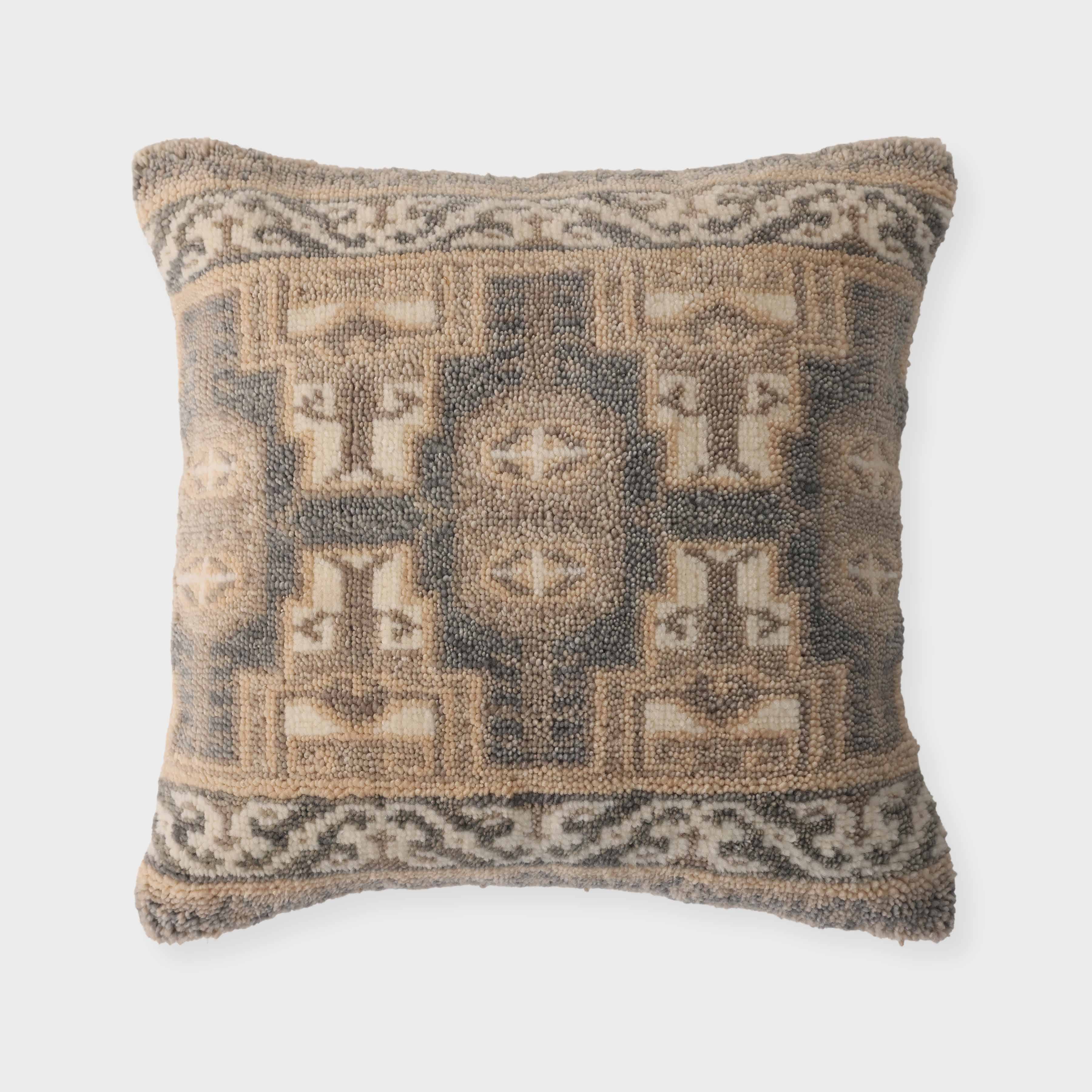 Hana Hand-Knotted Pillow – The Citizenry