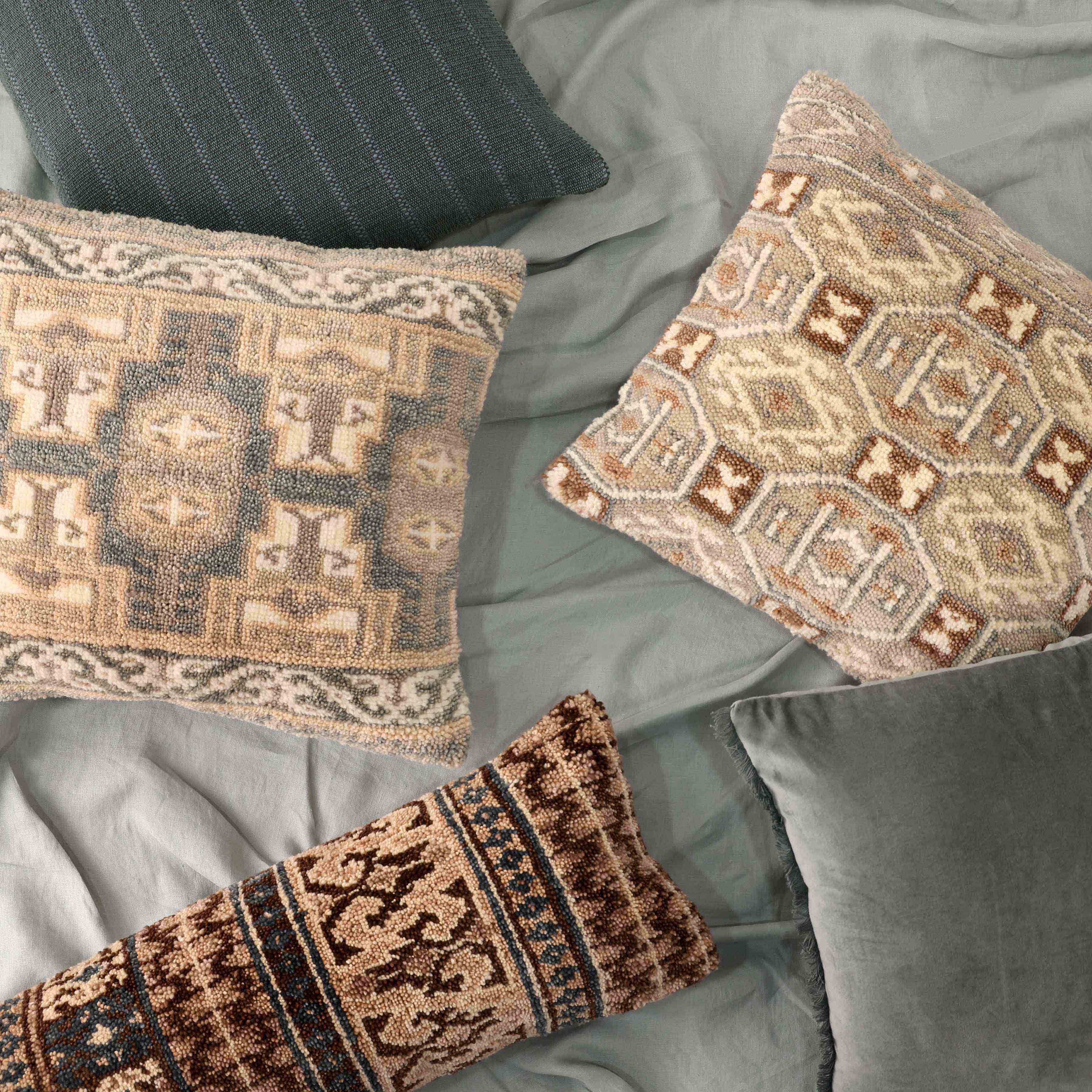 Hana Hand-Knotted Pillow – The Citizenry