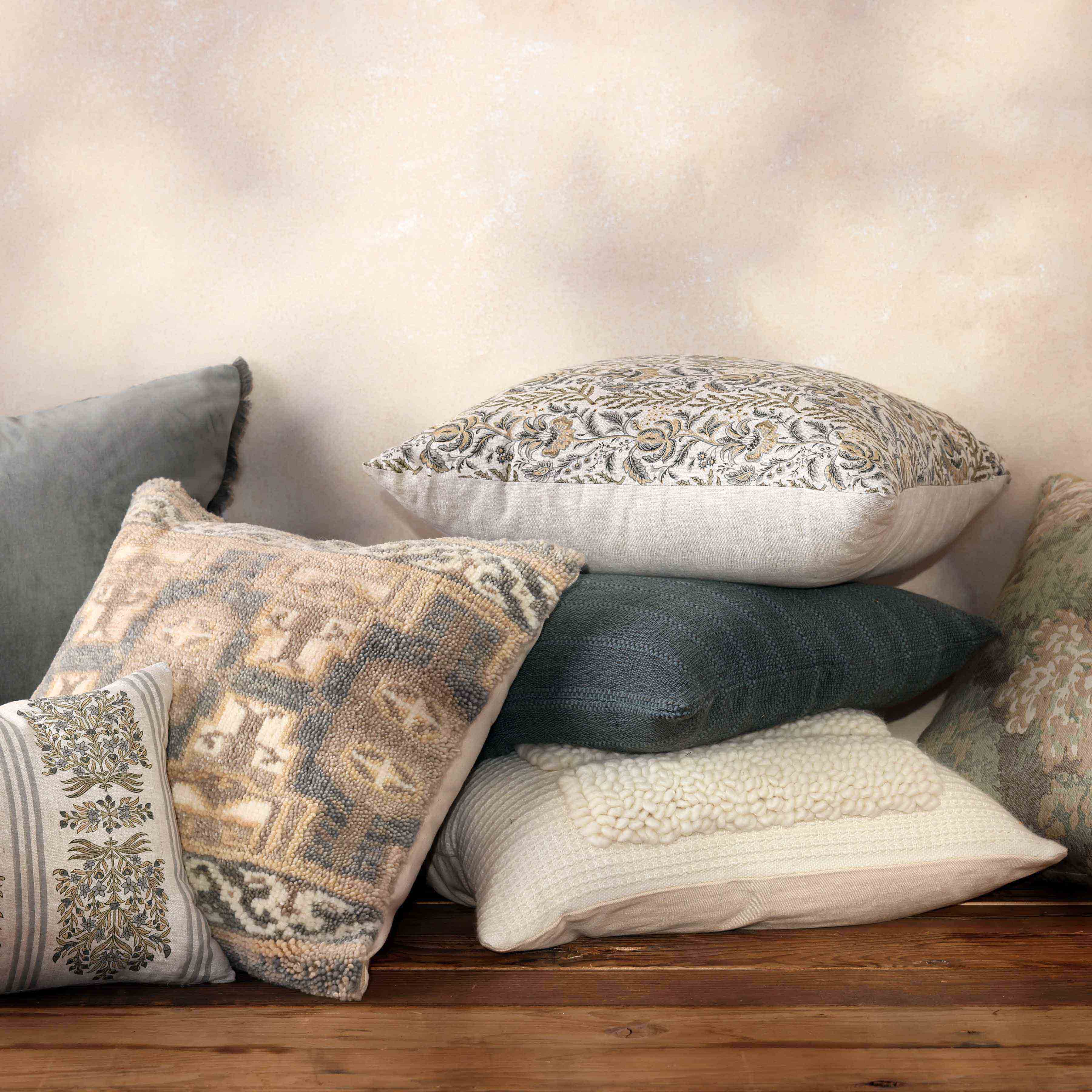 Hana Hand-Knotted Pillow – The Citizenry