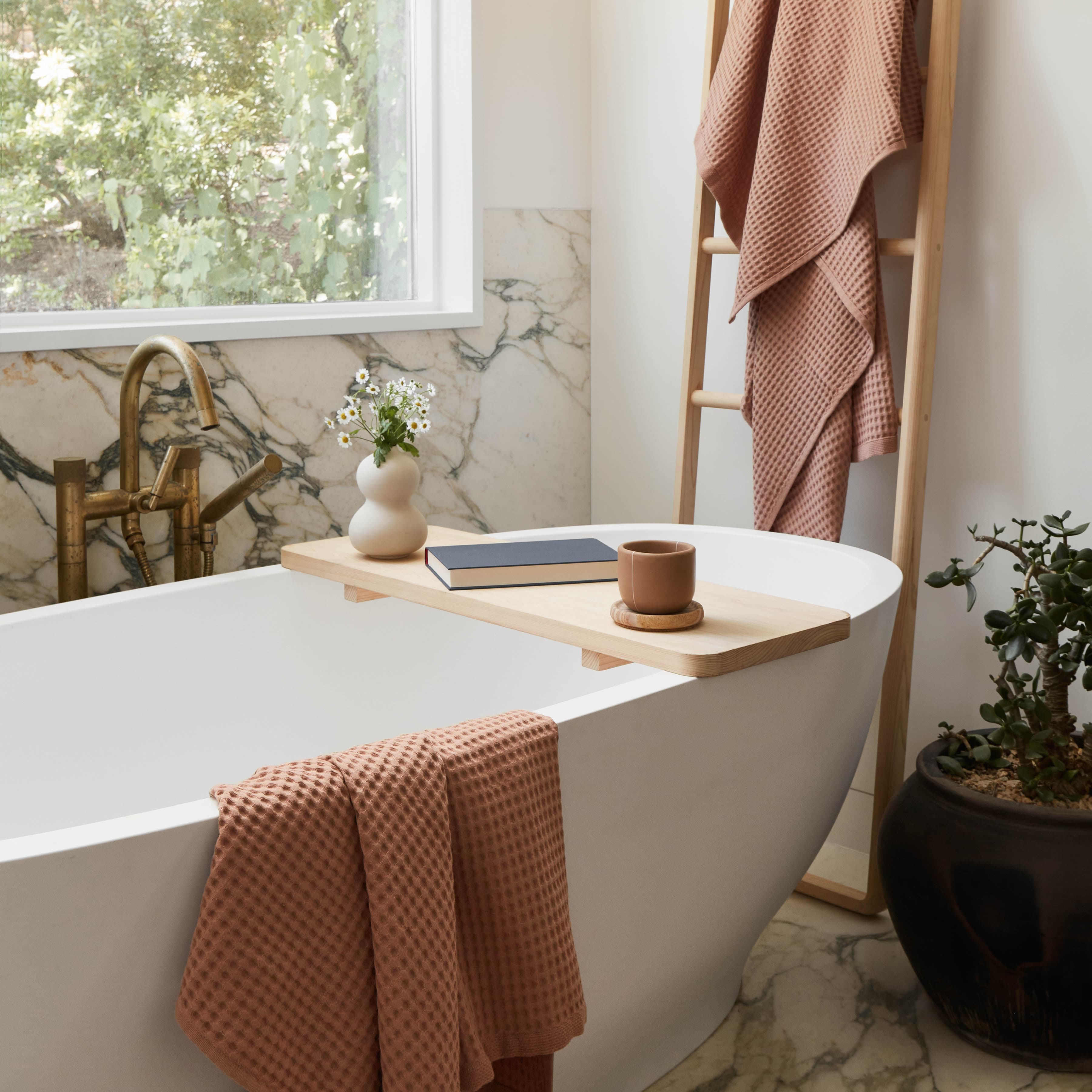 Hansa Ceramic Vase | The Citizenry