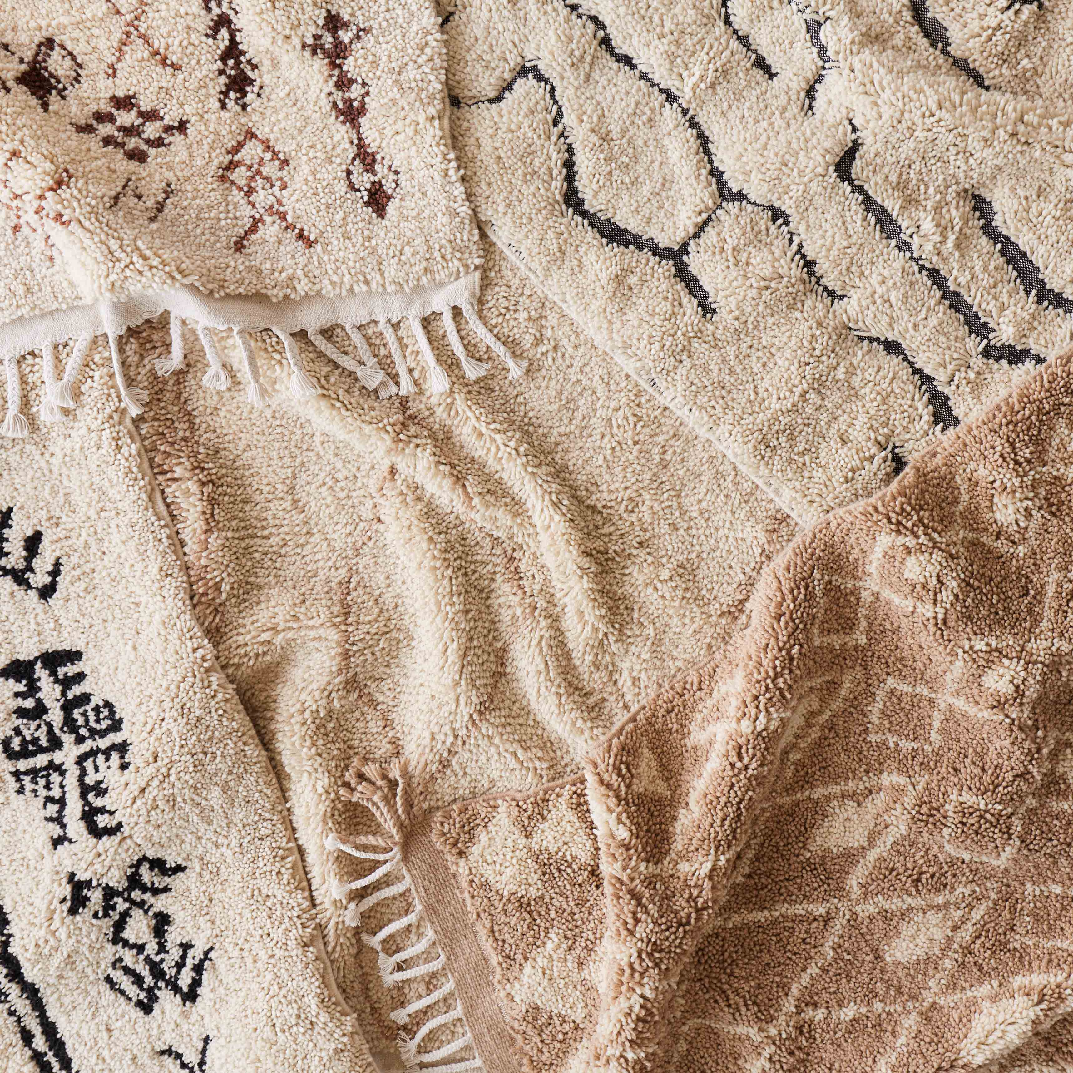 HANA ROMAN 毛布 天然繊維刺繍入り Nahla Hand-Knotted Beni Ourain Area Rug – The Citizenry