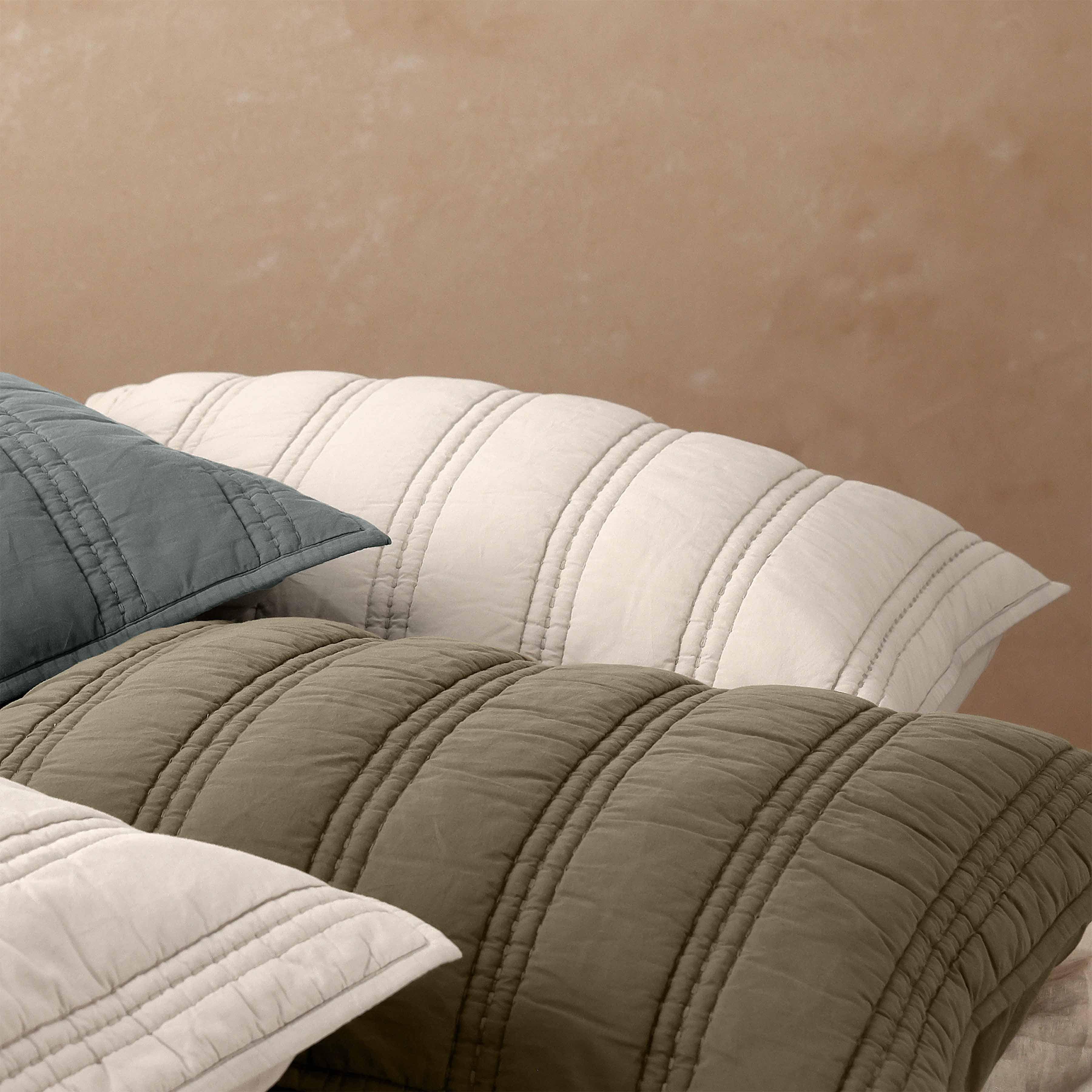 Organic Stonewashed Percale Channel Quilt & Sham Set - Thumbnail 4