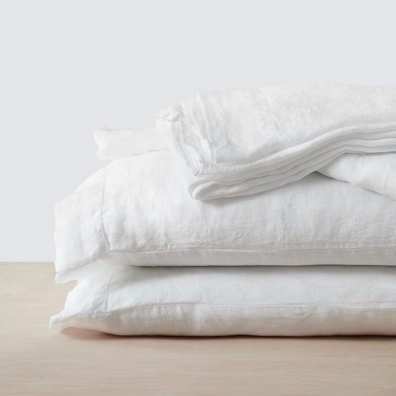 Linen Sheet Set with Pillows in White from The Citizenry, white