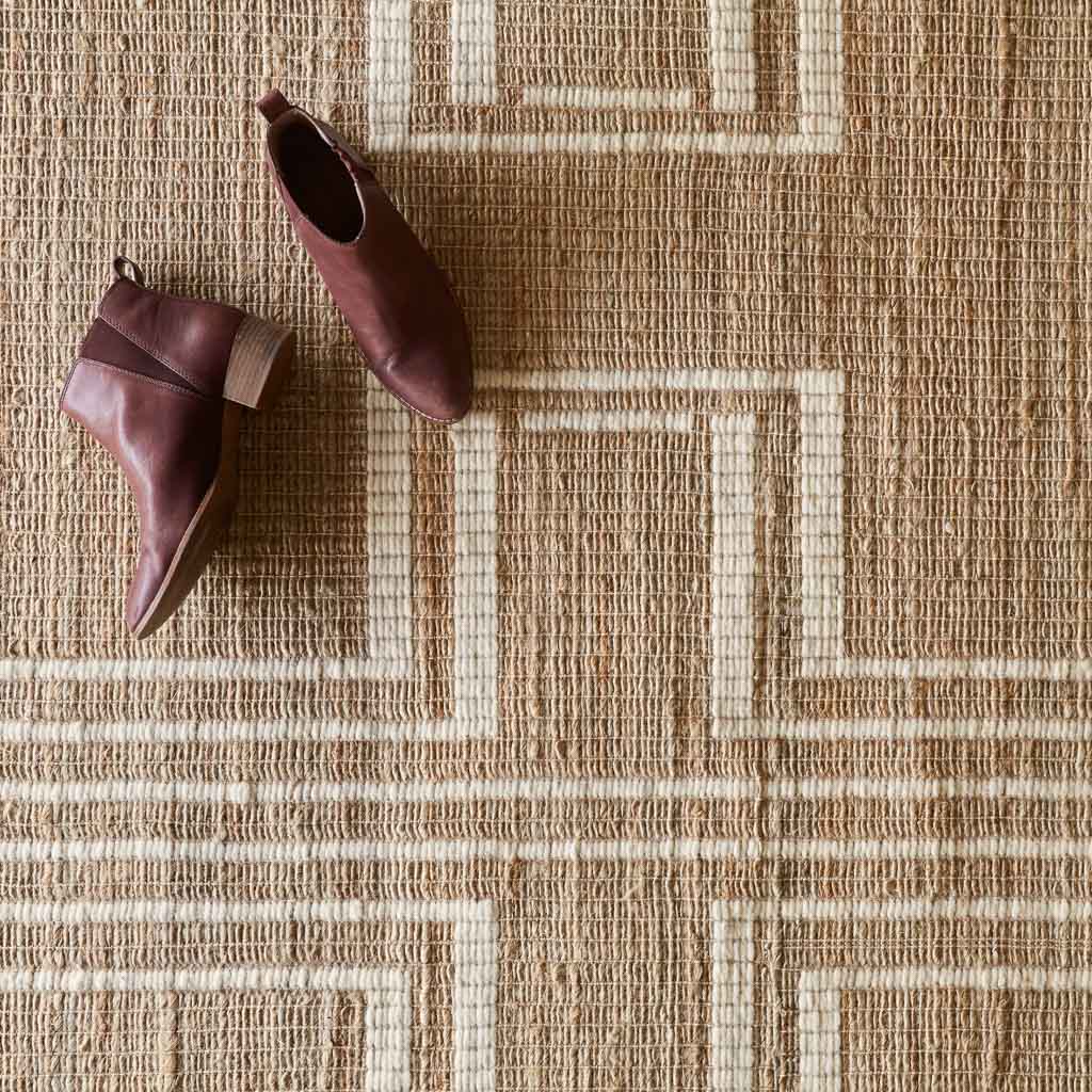 Naira Handwoven Jute Area Rug - Thumbnail 5