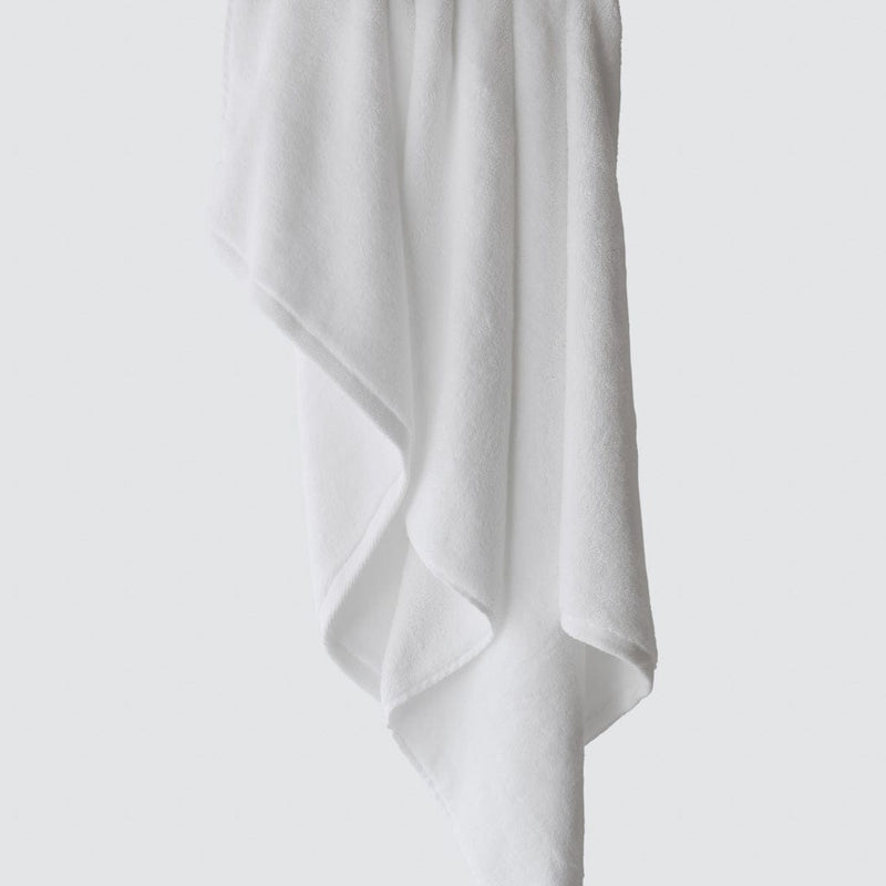 Plush White Towel Essentials Bundle (2 Wash + 2 Hand + 2 Bath Towels)