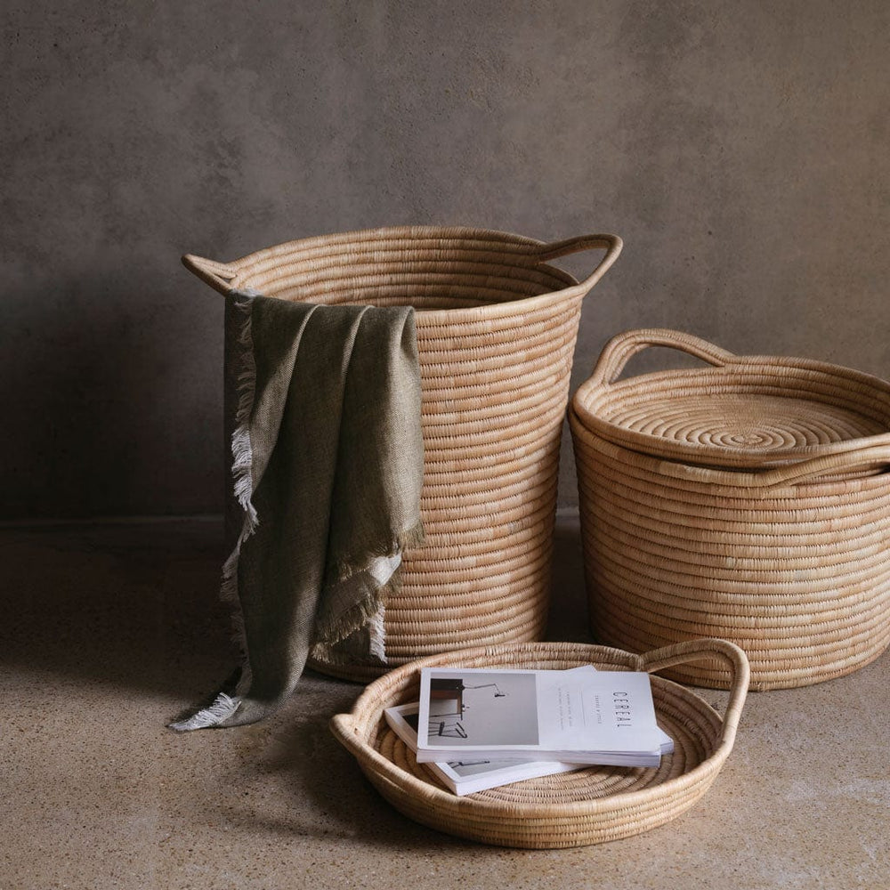 Woven basket with removable tray lid
