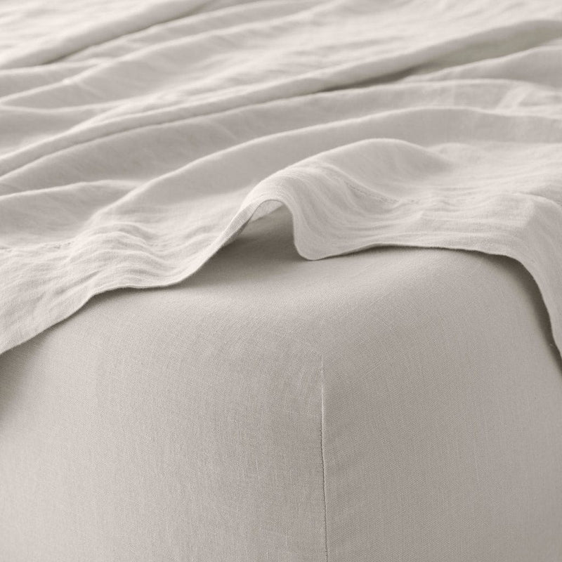 detail of fitted sheet, solid-sand