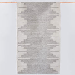 La Cima Handwoven Accent Rug - Grey